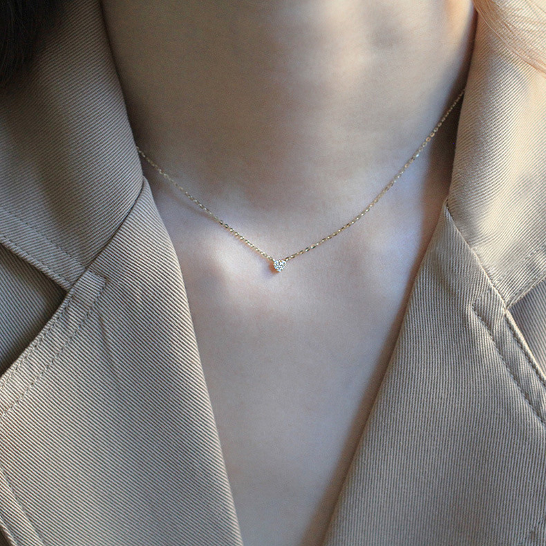 Cadena con dije de corazón minimalista y baño de oro de 18K-Plata 925-C0 Cadena con dije de corazón minimalista y circonitas y baño de oro de 18K