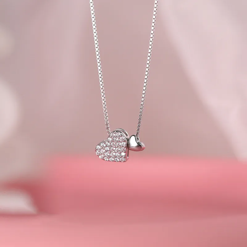 Cadena con dije de corazón y baño de oro blanco-Plata 925-C75 Cadena con dije de corazón y baño de oro blanco