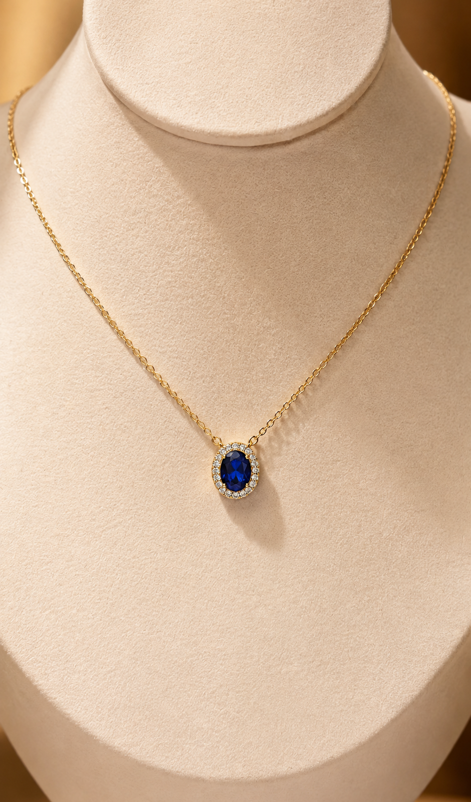 Cadena con dije de piedra imitación zafiro y circonitas baño de oro de 18K-Plata 925-C30 Cadena con dije de piedra zafiro imitación y circonitas baño de oro de 18K