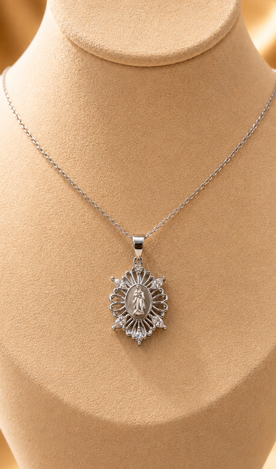 Cadena con dije de virgen y baño de oro blanco-Plata 925-Cwidth=