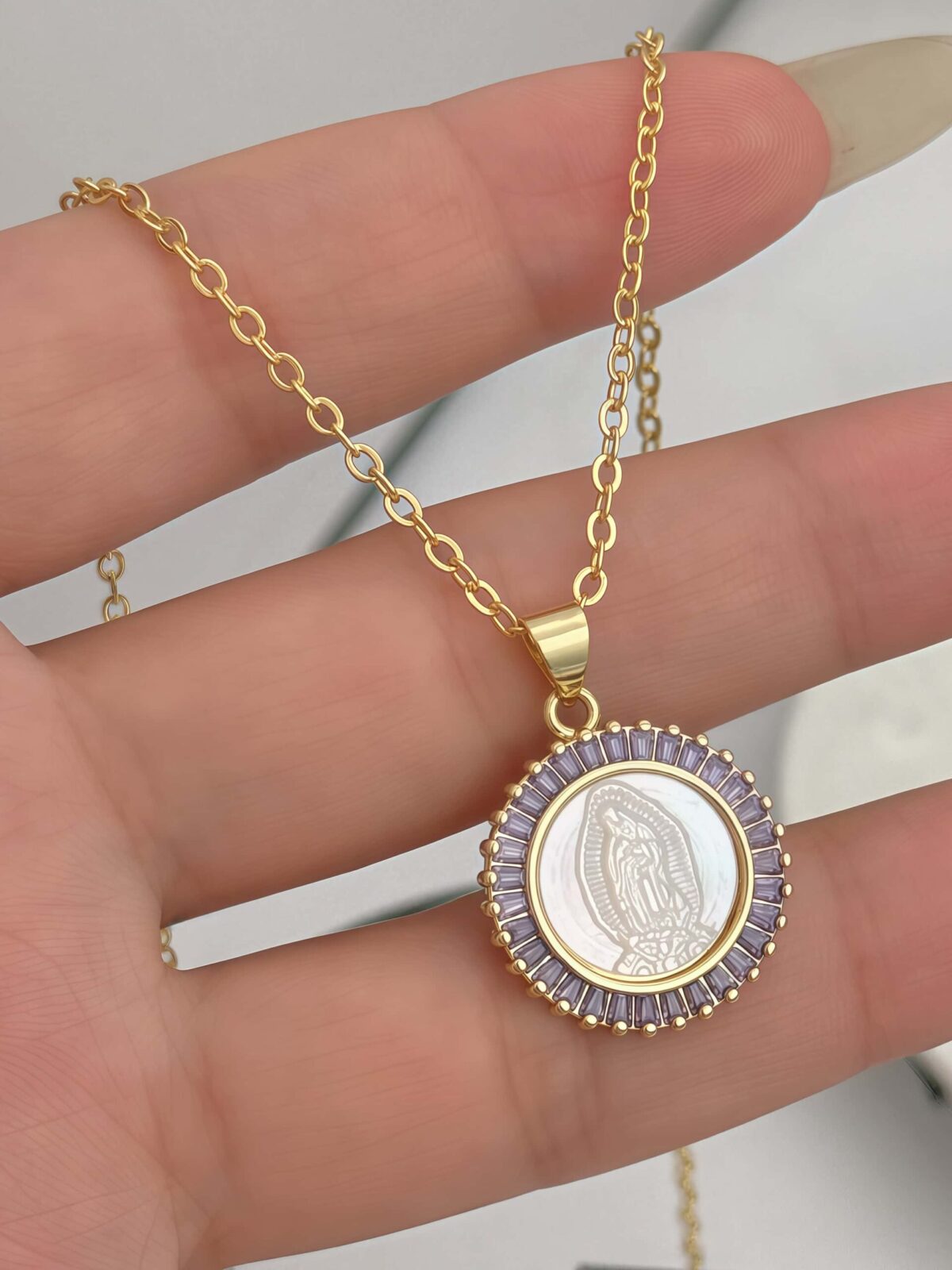 Cadena de virgen con circonitas lilas-Brass con baño de oro de 18K-C5 Cadena de virgen con circonitas lilas