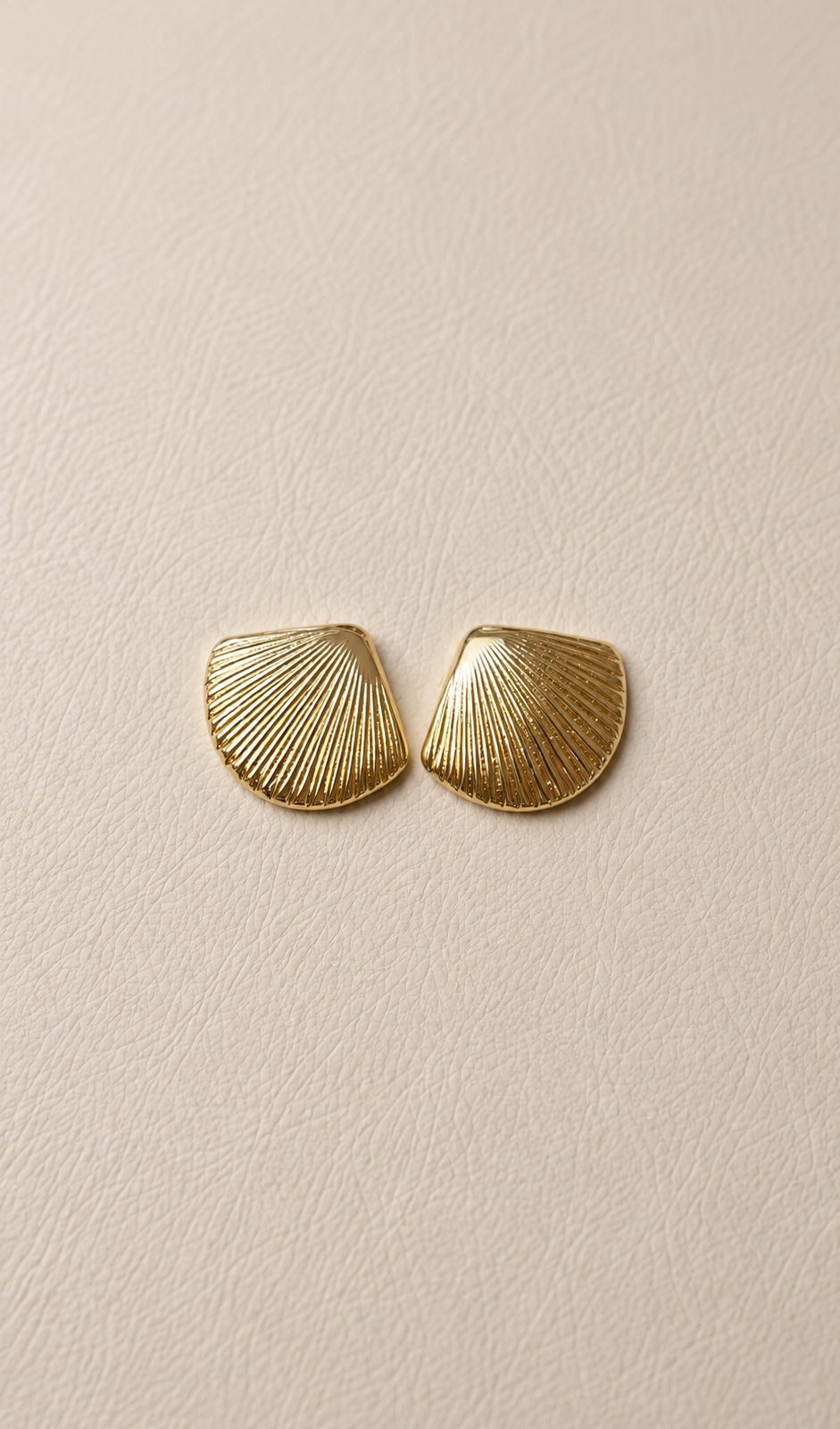 IMG_4339 Aretes concha color oro