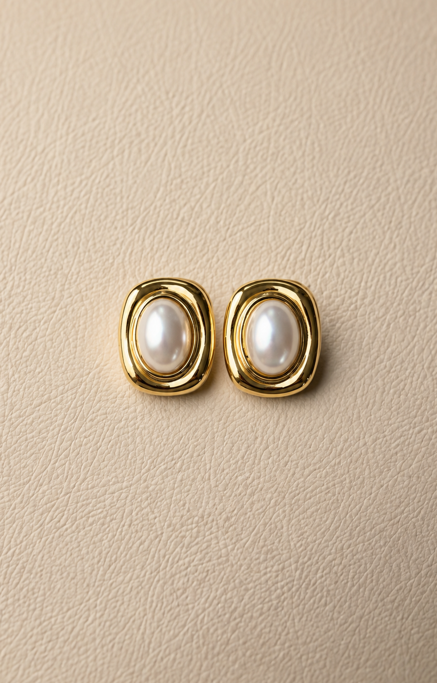 IMG_4348 Aretes de botón con centro de perla y baño de oro de 18K