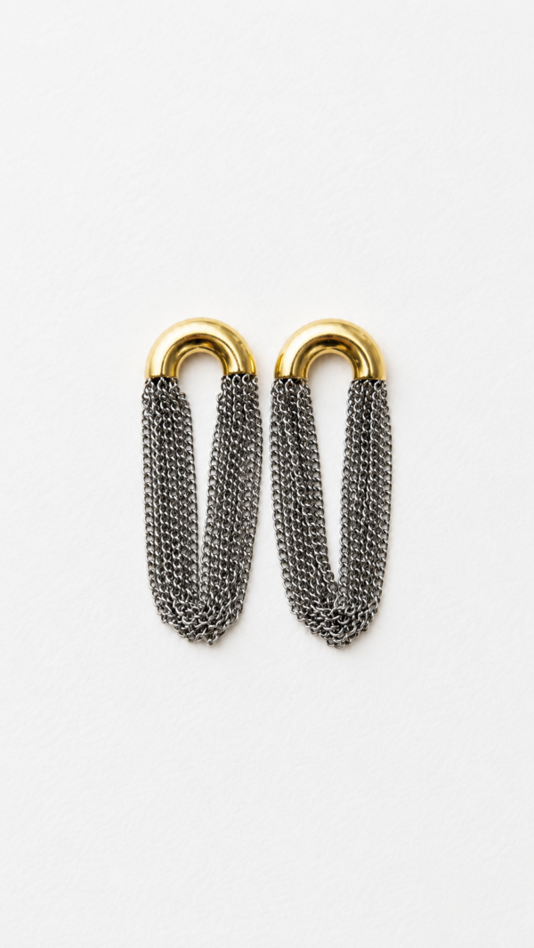 Aretes con cadenas caídas