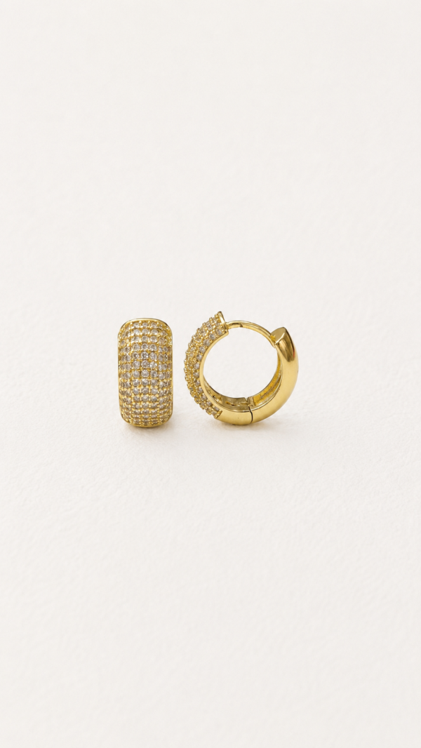 Huggies con circonitas y baño de oro de 18K