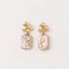 Aretes cuadrados de perla natural de río con base de flor