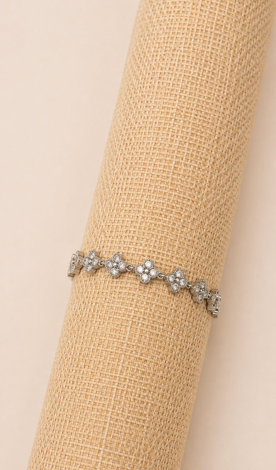 Pulsera de flores, color plateado