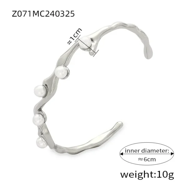 Pulsera ajustable con piedras de perla color plateado