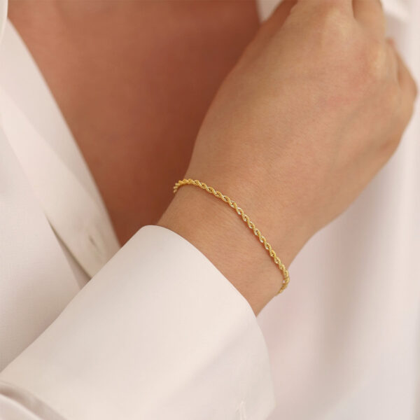 Pulsera enredada de 2MM con baño de oro de 18K
